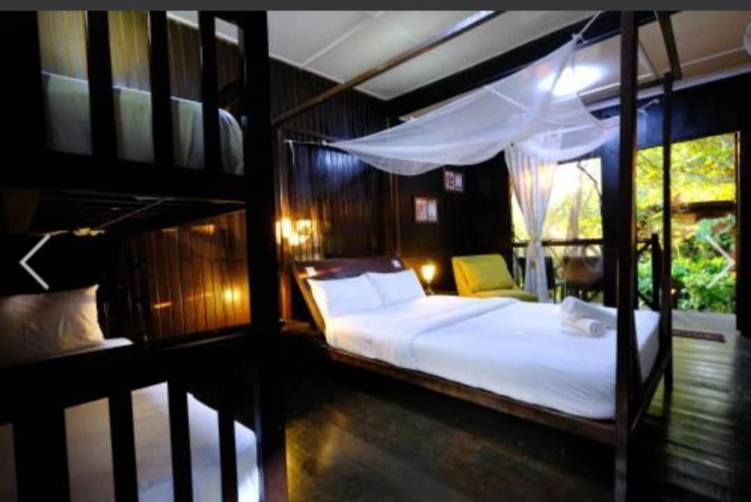 Melina Beach Resort Kampung Genting Екстериор снимка