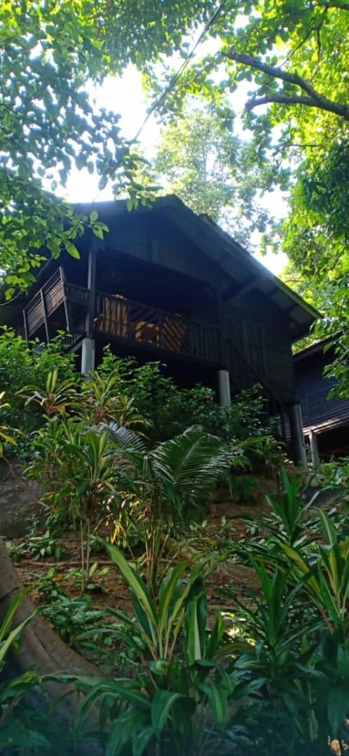 Melina Beach Resort Kampung Genting Екстериор снимка