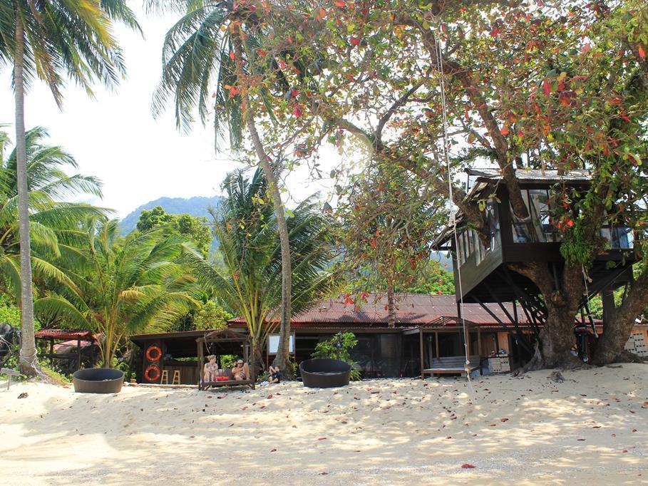 Melina Beach Resort Kampung Genting Екстериор снимка