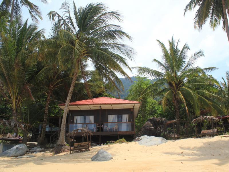 Melina Beach Resort Kampung Genting Екстериор снимка